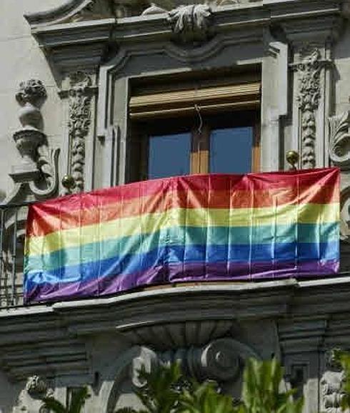 Paralizan la expulsión de un nigeriano gay que vive en Extremadura