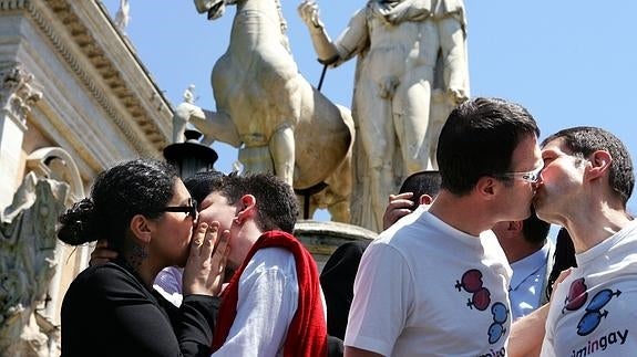 Estrasburgo reclama a Italia que establezca una unión civil para los homosexuales