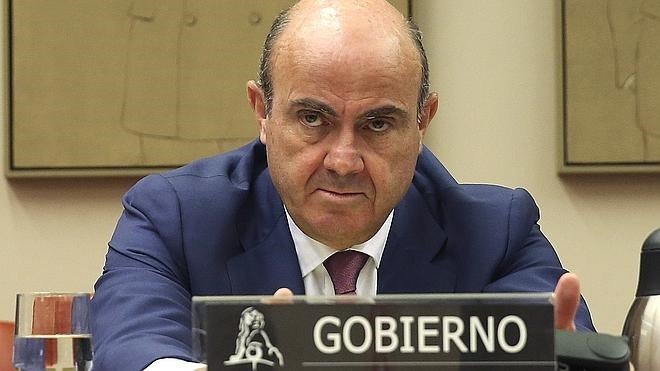 De Guindos destaca que España crece a un ritmo «muy elevado», al 4%