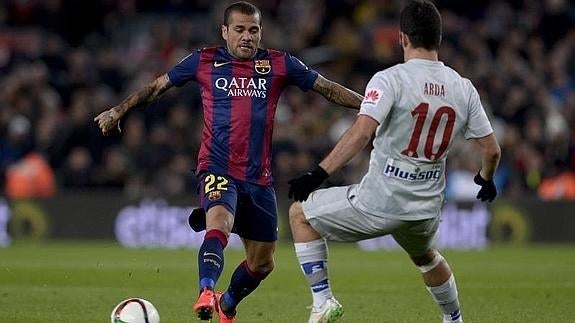 Dani Alves hereda el dorsal '6' de Xavi