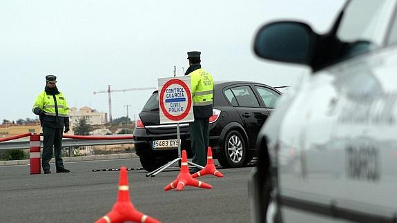 La Guardia Civil intensificará los controles de alcohol y drogas este fin de semana