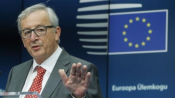 Juncker no ve necesaria una nueva cumbre sobre inmigración y pide que se cumplan los acuerdos