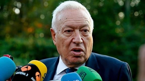 Margallo: «Es absurdo querer la independencia para mantener la nacionalidad que se repudia»