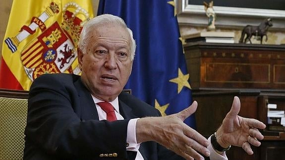 Margallo: «Si un amigo mío se quiere tirar por el puente, intento disuadirle»