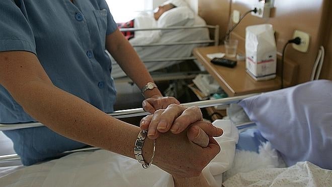 Los especialistas reclaman más unidades de cuidados paliativos en los hospitales