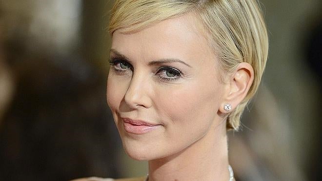 Charlize Theron, recambio de Brad Pitt