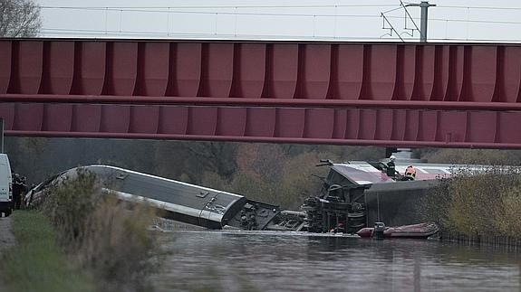 El descarrilamiento de un tren en pruebas causa diez muertos en Francia
