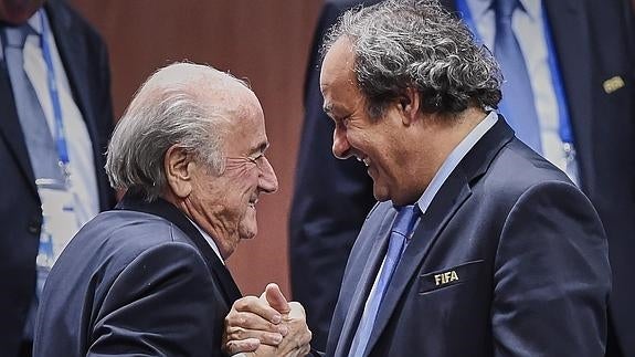 La Comisión de Ética de la FIFA decidirá en diciembre sobre Platini y Blatter