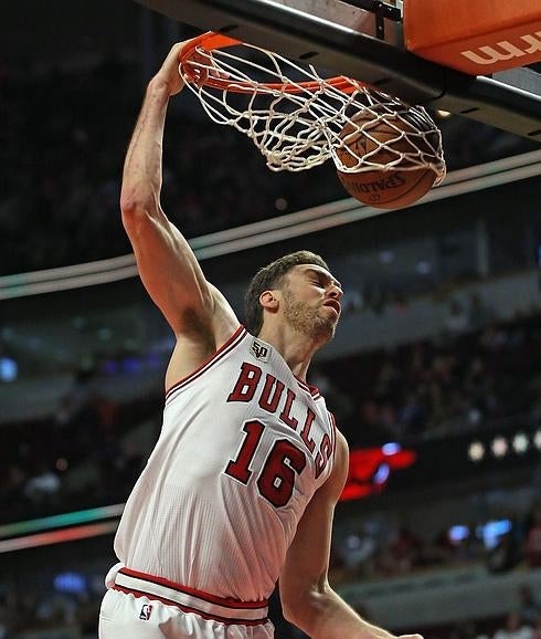 Pau Gasol cumple mil partidos en la NBA con una derrota