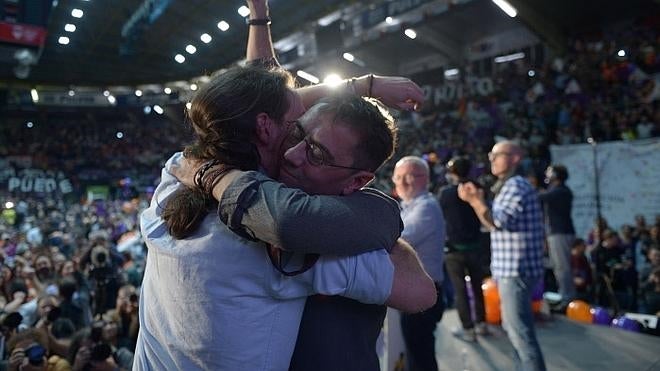 Iglesias recupera su discurso de izquierda en el cierre de campaña