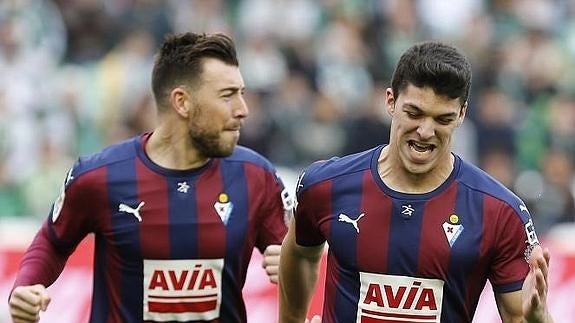 El Eibar vapulea al Betis