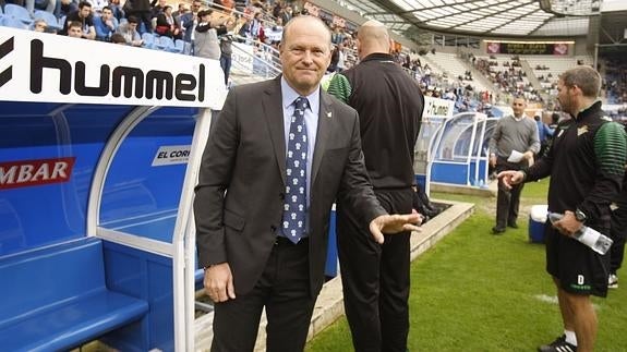 Pepe Mel pone su cargo a disposición del club