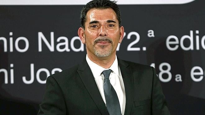 Víctor del Árbol gana el Premio Nadal con la novela 'La víspera de casi todo'