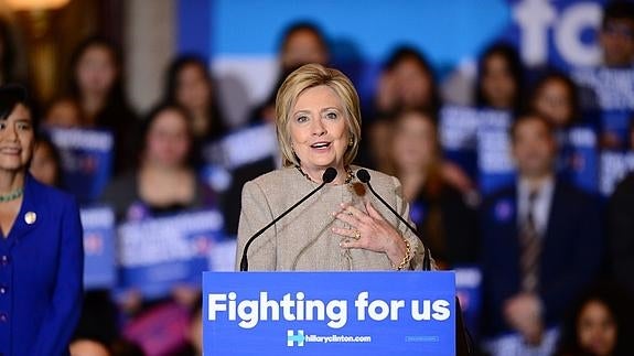 Clinton y Trump, casi empatados en la lucha por la Casa Blanca