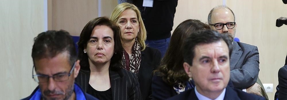 La Fiscalía y la defensa tratan de sacar a la infanta del banquillo