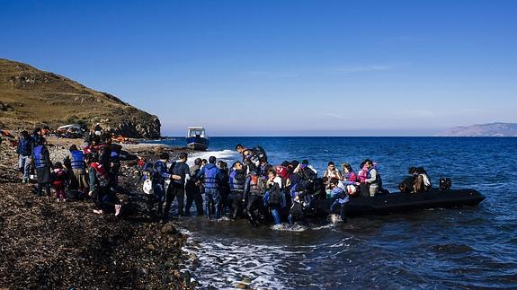 Detenidos cinco voluntarios españoles en Lesbos por introducir refugiados ilegalmente en Grecia