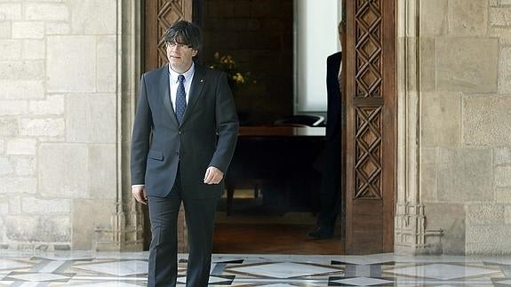 Puigdemont descarta una declaración unilateral y apuesta por redactar una constitución catalana