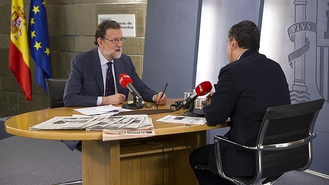 Rajoy acusa a Sánchez de excluir al PP en una «especie de Pacto del Tinell»