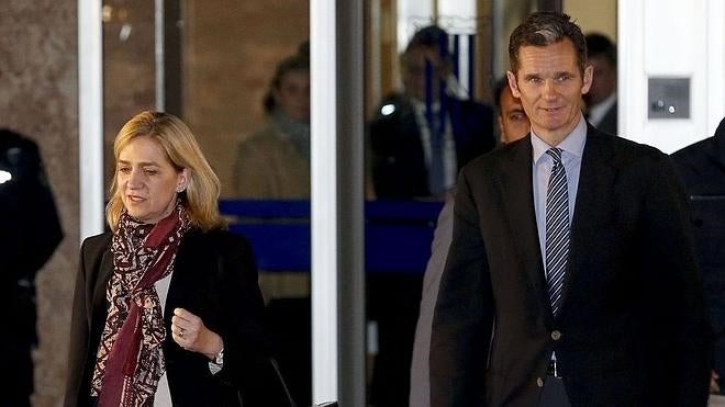 La infanta Cristina, obligada a replantear su defensa