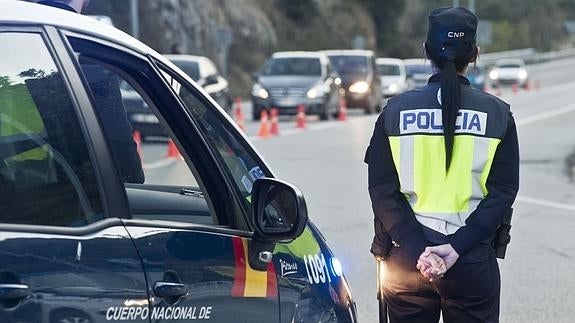 Interceptan un coche con armas en la frontera de La Jonquera y otro se fuga