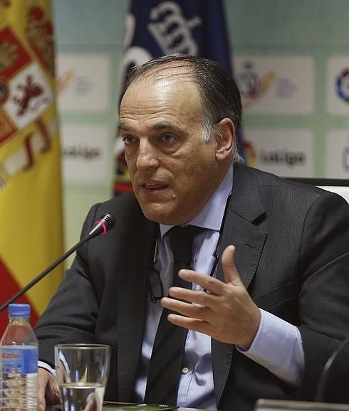 Tebas: «Creo que el presidente del Recre toma pastillas para mentir»