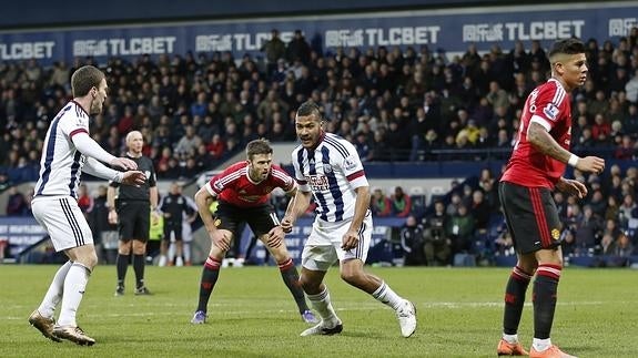 Rondón complica las opciones de Champions del Manchester United