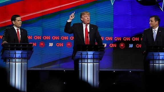 Trump y sus rivales rebajan el tono en el último debate antes de las primarias de Florida