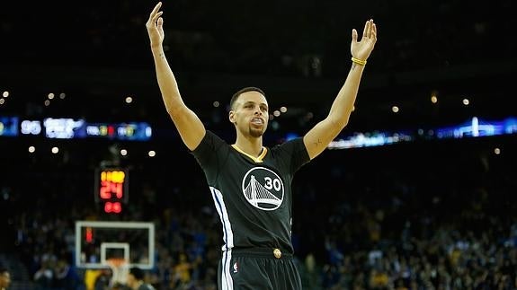 Los Warriors y los Spurs siguen intratables