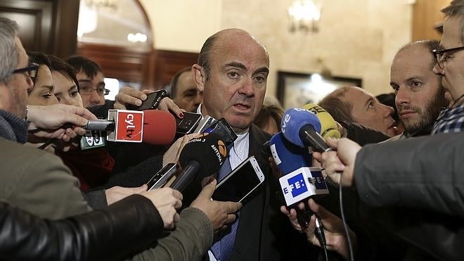 De Guindos dice que las medidas del BCE pueden aportar 200.000 millones a los bancos españoles