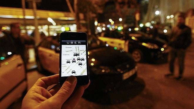 Competencia demanda al Gobierno por restringir el negocio de Uber