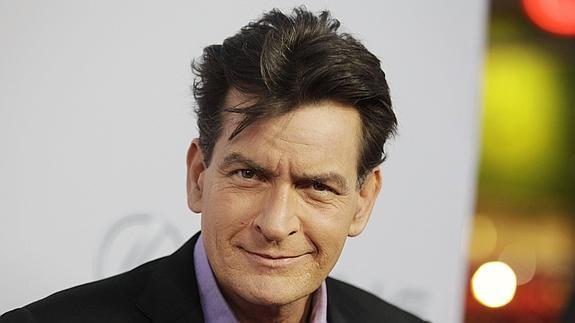 Investigan a Charlie Sheen por supuestas amenazas a su expareja