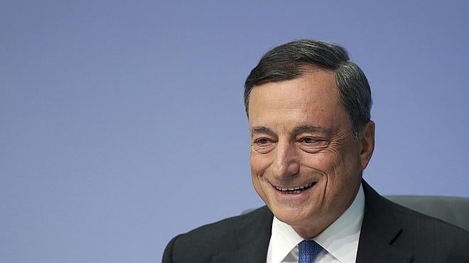 Draghi, satisfecho con los estímulos, descarta el 'helicóptero' de dinero