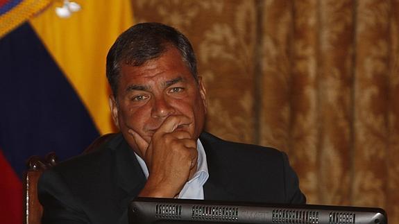 Correa anuncia un aumento de impuestos en Ecuador para sufragar los costes del terremoto