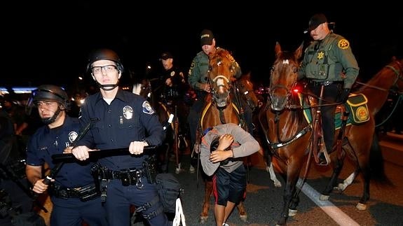 Al menos 20 detenidos por los disturbios en un mitin de Trump en California