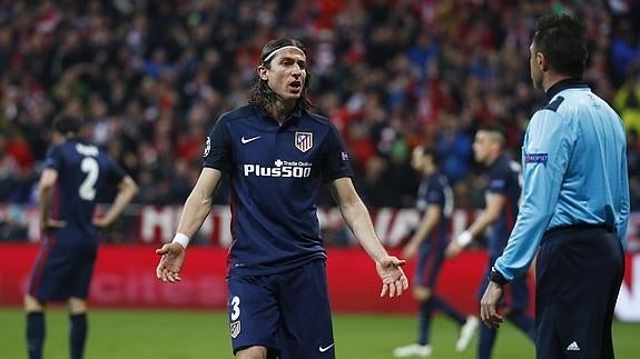 Filipe Luís: «A veces el fútbol es injusto con equipos que juegan como el Barça o el Bayern»