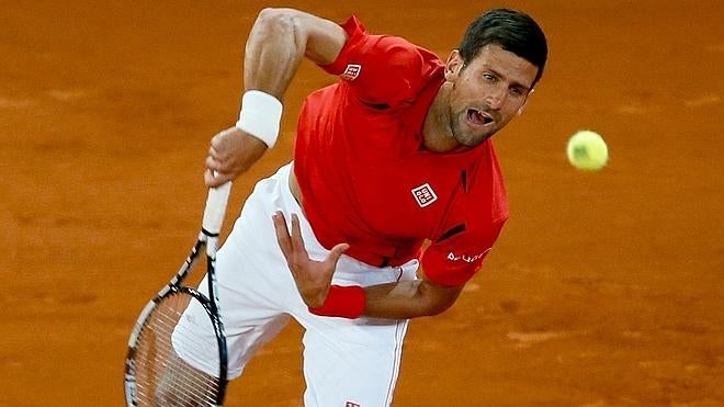 Djokovic resiste al bombardero Raonic