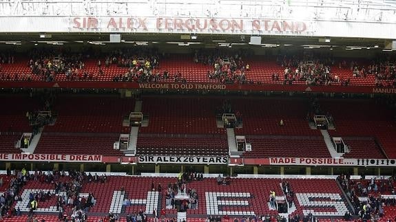 El Manchester United-Bournemouth, suspendido por un artefacto explosivo