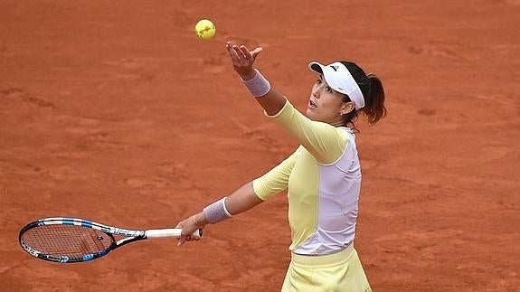 Muguruza vence sin problemas a Kuznetsova