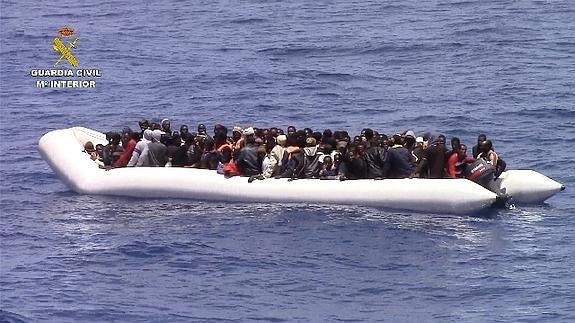 La Guardia Civil rescata a 526 inmigrantes al sur de Lampedusa