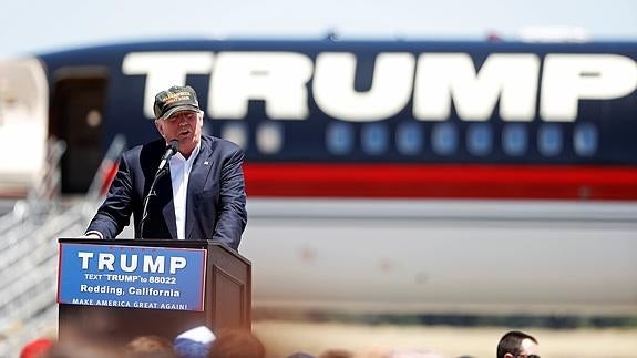 Trump provoca otra polémica al llamar «mi afroamericano» a un simpatizante negro