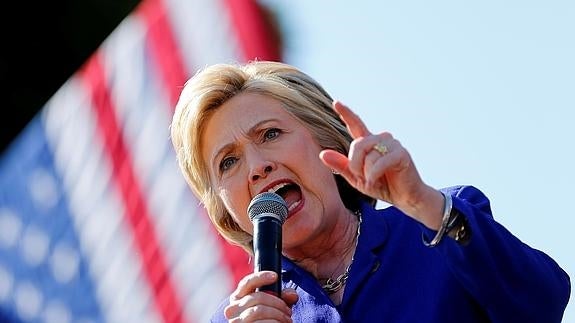 Clinton hace historia como primera mujer candidata a la Presidencia de EE UU