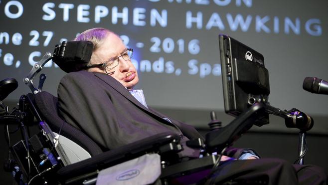 Condenan a cuatro meses de prisión a la acosadora de Stephen Hawking