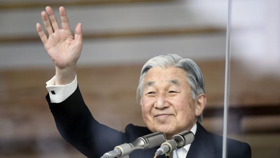 El emperador nipón Akihito tiene previsto abdicar «en los próximos años»