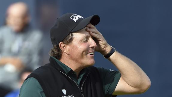 Phil Mickelson rompe el campo de Troon