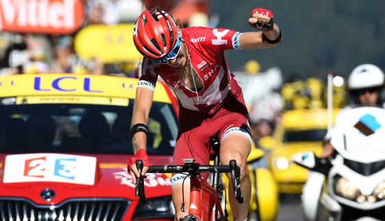 Zakarin consigue la victoria, Froome amplía la ventaja