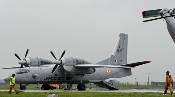 Desaparece un avión de las Fuerzas Aéreas indias con 29 personas a bordo