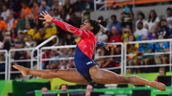 Biles, en la senda de Comaneci