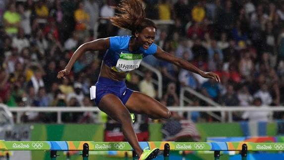 Dalilah Muhammad, sin rival en 400 metros vallas