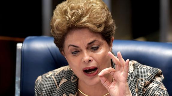 Rousseff exhorta entre lágrimas al Senado a impedir el «golpe de Estado»