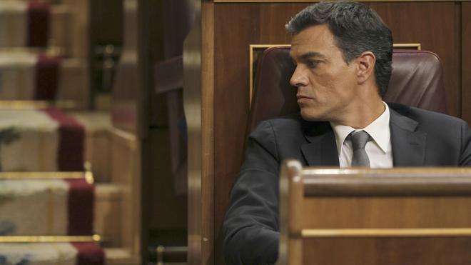 Sánchez fía su futuro a mantener el 'no' del PSOE a un Gobierno de Rajoy